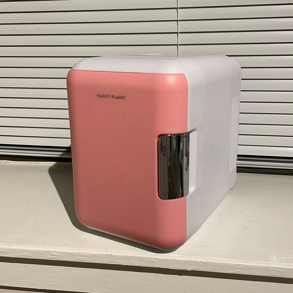 Skin care fridge